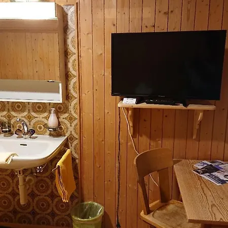 Surselva בית הארחה Breíl