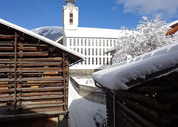 Surselva Konukevi Breíl